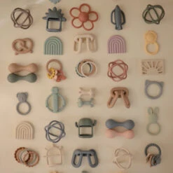 Mushie Daisy Rattle Teether 26 Mushie Daisy Rattle Teether -Tiny Baby Essentials Store 07 flatlay16.04 2