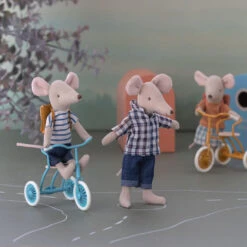 Maileg Tricycle Mouse With Bag -Tiny Baby Essentials Store 17 3205 02 lifestyle 1 900x750 resize fill