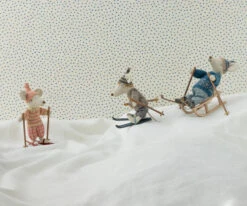 Maileg Sweater And Hat -Tiny Baby Essentials Store 17 4307 00 01 800x cdcf05e8 a670 4cd5 b838 eae5ec52cd5f