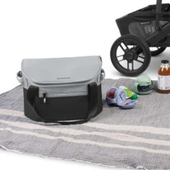 UPPAbaby Bevvy Stroller Basket Cooler 39 UPPAbaby Bevvy Stroller Basket Cooler -Tiny Baby Essentials Store Bevvy Picnic Closed 1334x1000 f6759b3 b6e37aec ca2a 45fa 893c 5b9ab9e1da08