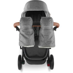 UPPAbaby CozyHandmuffs 24 UPPAbaby CozyHandmuffs -Tiny Baby Essentials Store CHM21 GRY onCRUZV2 GRY Reversed Above 3089x4823 e6fc7fd