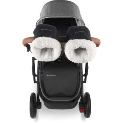 UPPAbaby CozyHandmuffs 27 UPPAbaby CozyHandmuffs -Tiny Baby Essentials Store CHM21 JKE onCRUZV2 GRY Reversed Above Cuff 3021x4739 e29b617