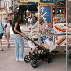 CYBEX Gazelle S Stroller 25 CYBEX Gazelle S Stroller -Tiny Baby Essentials Store CYB 24 SocialMedia GazelleS Basket Mum Eating