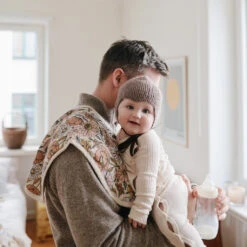 Mushie Organic Cotton Burp Cloths -Tiny Baby Essentials Store Freja shoot2 52 scaled dfbcf01d be67 4492 9f64 6204f80820c9