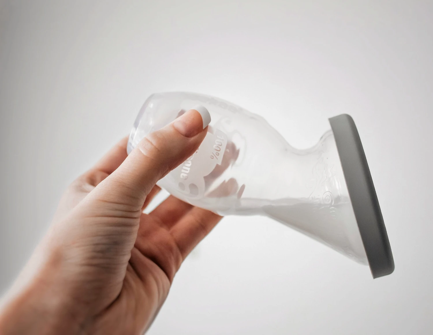 Haakaa Gen 1 Silicone Pump With Silicon Lid 1 Set 2 Haakaa Gen 1 Silicone Pump With Silicon Lid 1 Set - Image 2