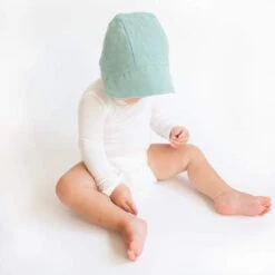 Linen Bonnet -Tiny Baby Essentials Store KYTElinenbonnetalt3