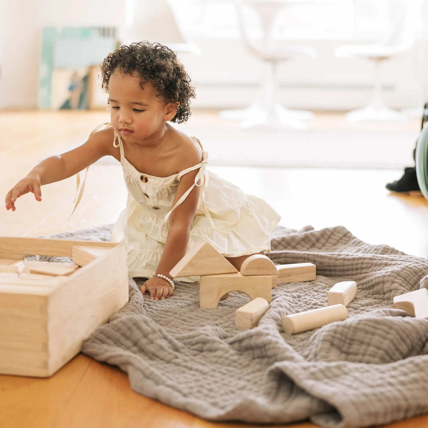 Cotton Muslin Quilted Throw - Mocha 7 Cotton Muslin Quilted Throw - Mocha - Image 7