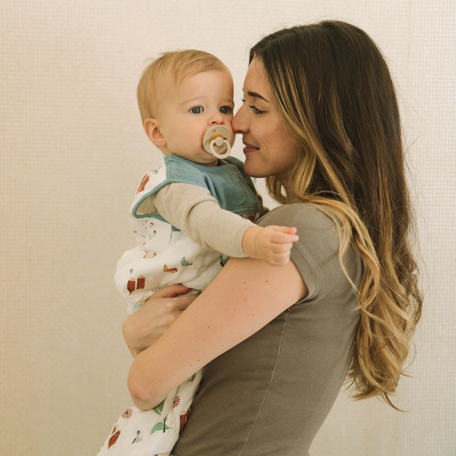 Cotton Muslin Quilted Sleep Bag - Farmyard 5 Cotton Muslin Quilted Sleep Bag - Farmyard - Image 5