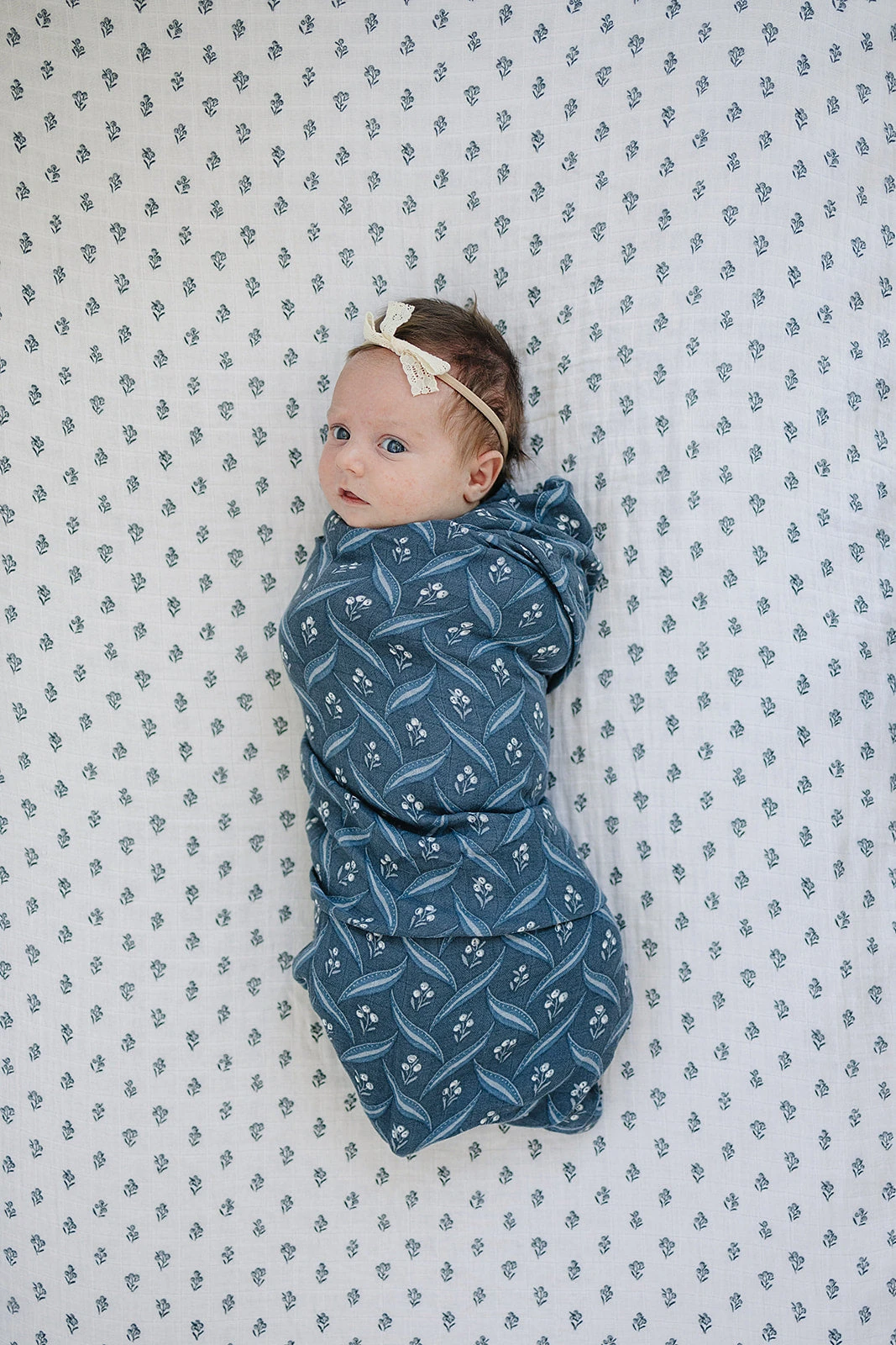 Muslin Crib Sheet | Cream Berry 2 Muslin Crib Sheet | Cream Berry - Image 2