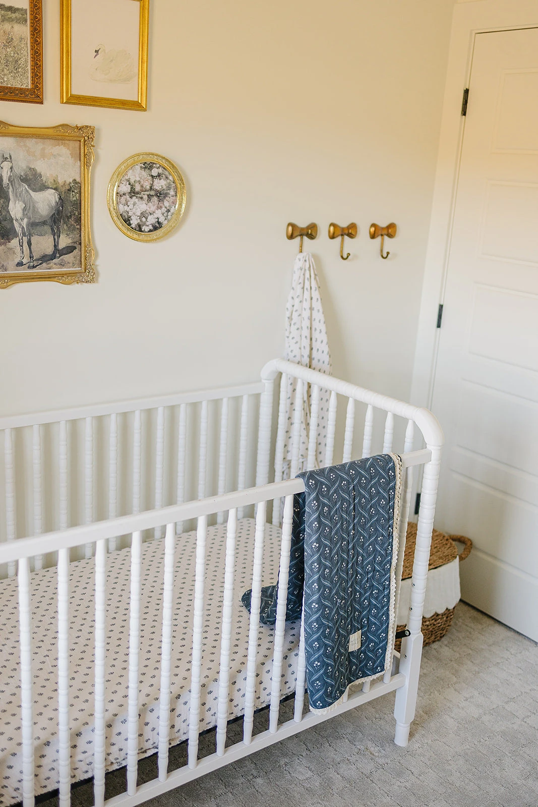 Muslin Crib Sheet | Cream Berry 3 Muslin Crib Sheet | Cream Berry - Image 3