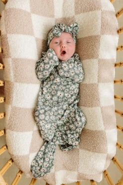 Bamboo Knot Gown | Dark Green Daisy -Tiny Baby Essentials Store Z4A4601 websize