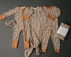 Bamboo Zipper | Cream Magnolia -Tiny Baby Essentials Store Z4A5728 websize