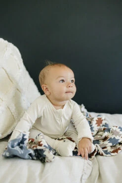 Ribbed Bamboo Zipper | Cream 18 Ribbed Bamboo Zipper | Cream -Tiny Baby Essentials Store Z4A8259 websize