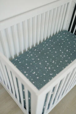 Muslin Crib Sheet | Night Sky -Tiny Baby Essentials Store ZZMEBIE3 websize