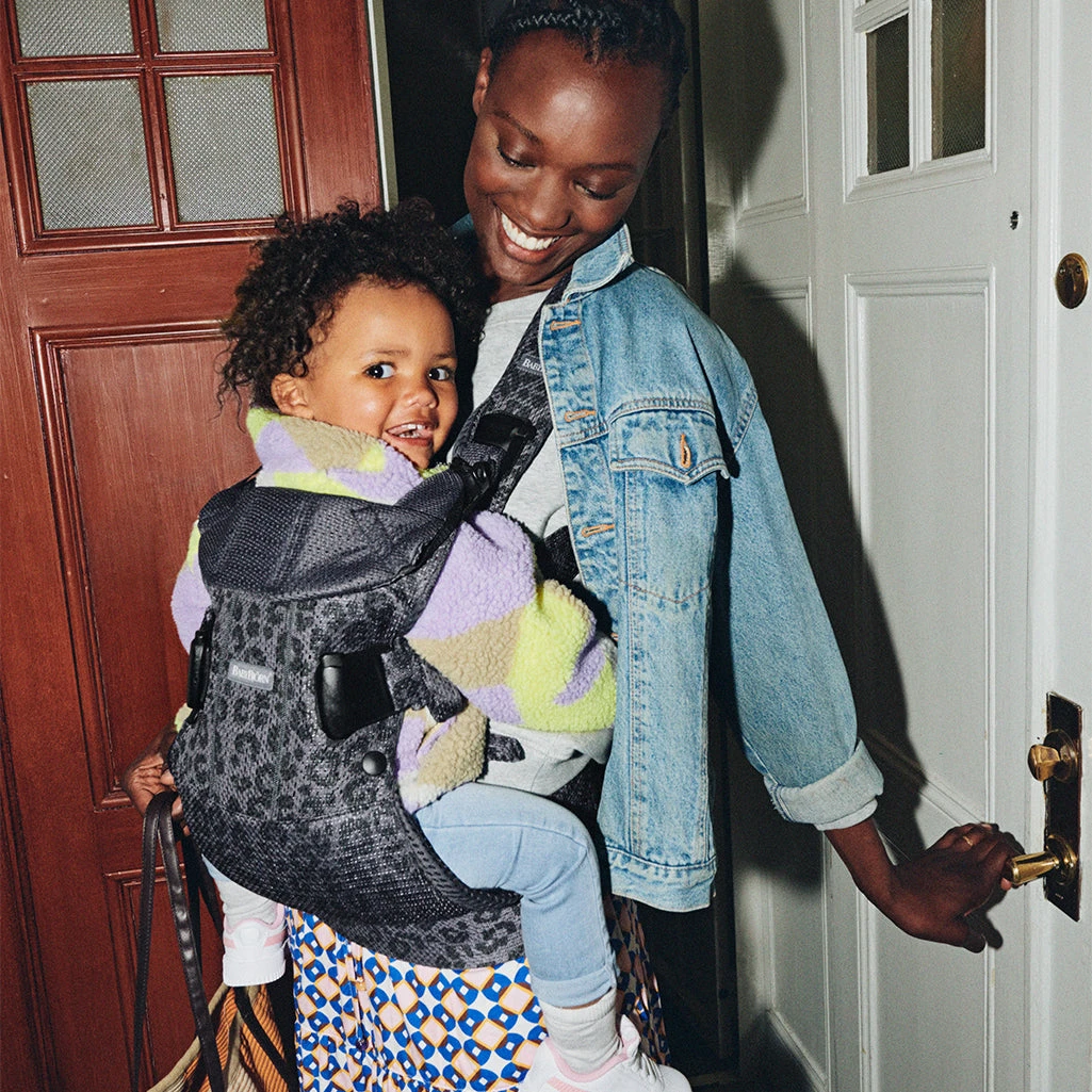 Babybjorn ONE Baby Carrier 9 Babybjorn ONE Baby Carrier - Image 9