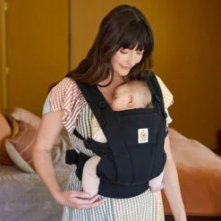 Ergobaby Omni Dream -Tiny Baby Essentials Store baby carrier omni dream onyx black 1 1 1 2