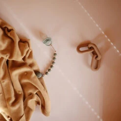 Mushie Links Teether -Tiny Baby Essentials Store flatlay31maj 19