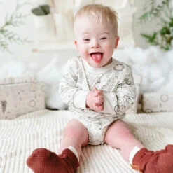 Long Sleeve Bodysuit | Vintage Holiday -Tiny Baby Essentials Store goumikids vintage holiday long sleeved bodysuit for childrencopy