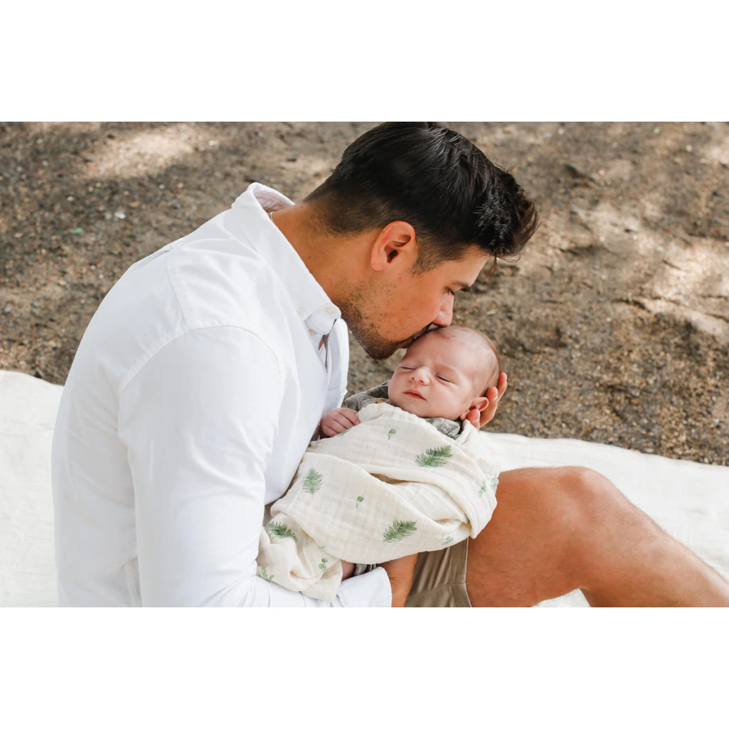 Organic Cotton Muslin Swaddle Blanket | Fern 2 Organic Cotton Muslin Swaddle Blanket | Fern - Image 2