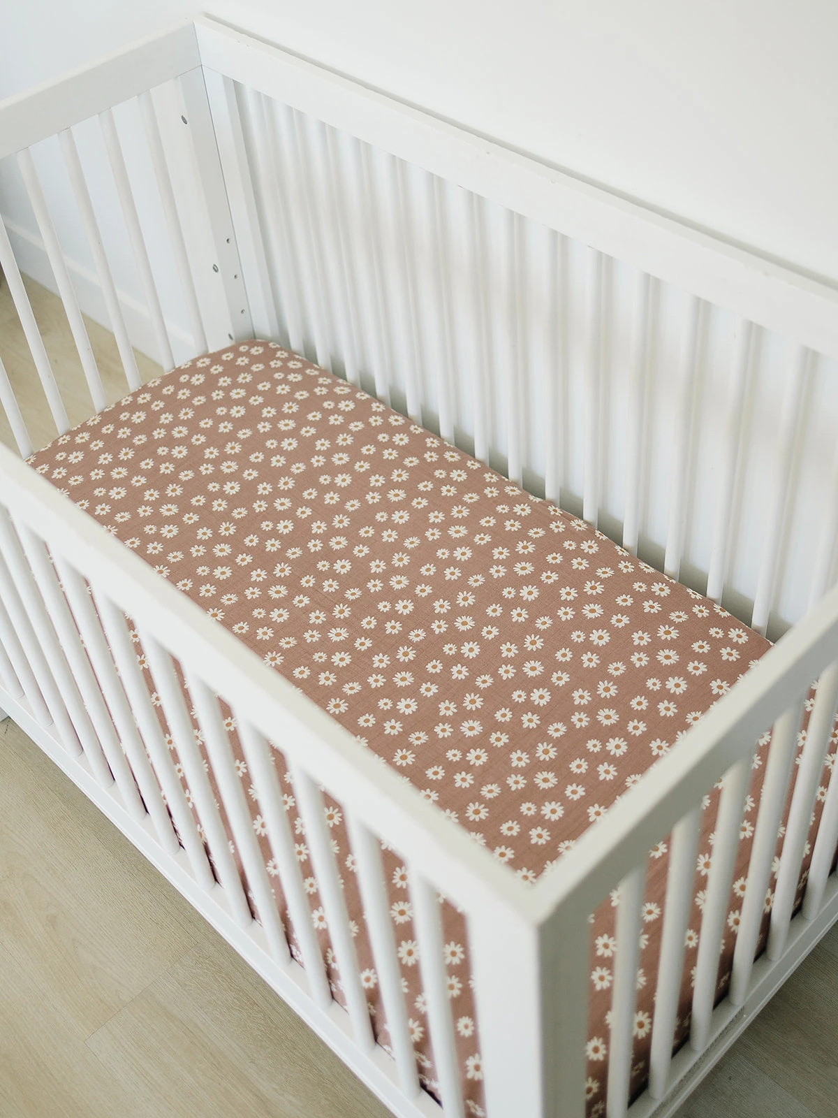 Muslin Crib Sheet | Daisy Dream 2 Muslin Crib Sheet | Daisy Dream - Image 2