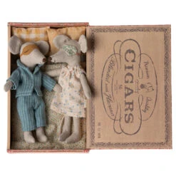 Maileg Mum And Dad In Cigar Box -Tiny Baby Essentials Store mum dadmatch3