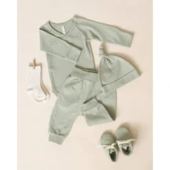 Knotted Baby Hat -Tiny Baby Essentials Store qmae knotted baby hat 02