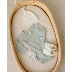 Knotted Baby Hat -Tiny Baby Essentials Store qmae knotted baby hat 04