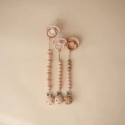 Mushie Hera Pacifier Clip -Tiny Baby Essentials Store studio paci 22 92fba154 ab73 45e4 adf6 c93bcb1c751d