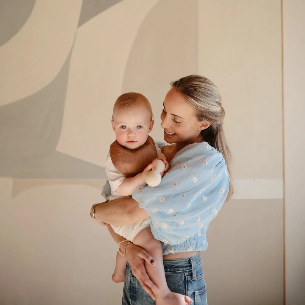 Mushie Muslin Bib 2-Pack 15 Mushie Muslin Bib 2-Pack - Image 15